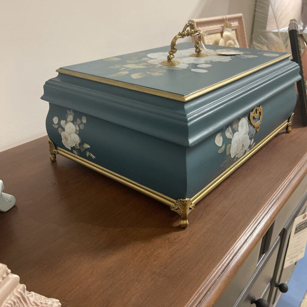 16x11x7 Blue with White Roses Jewelry Box