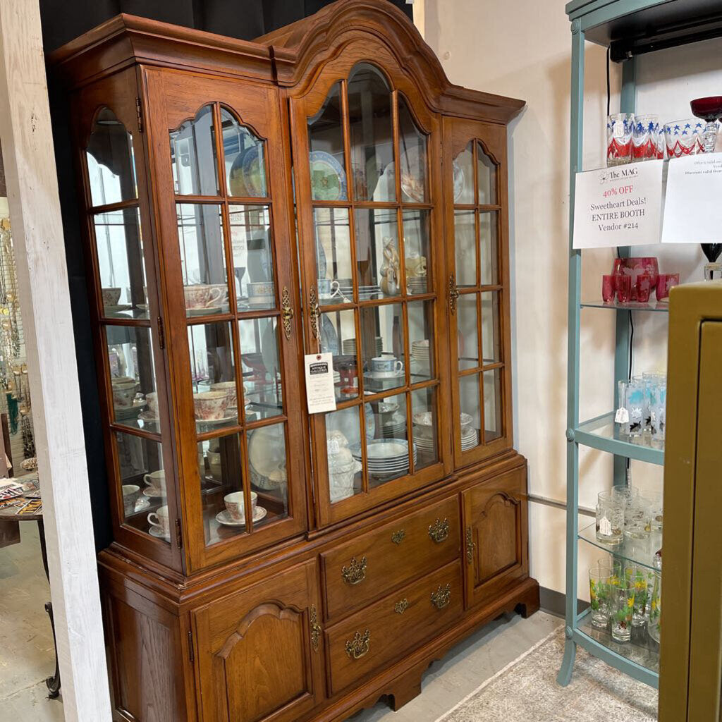 Oak Colonial Cabinet