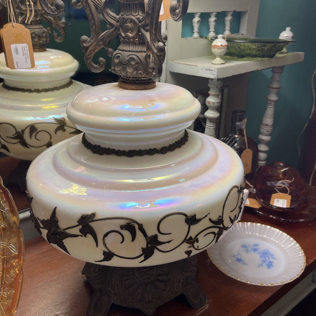 Mid 20th cen. Hollywood regen. Lamp