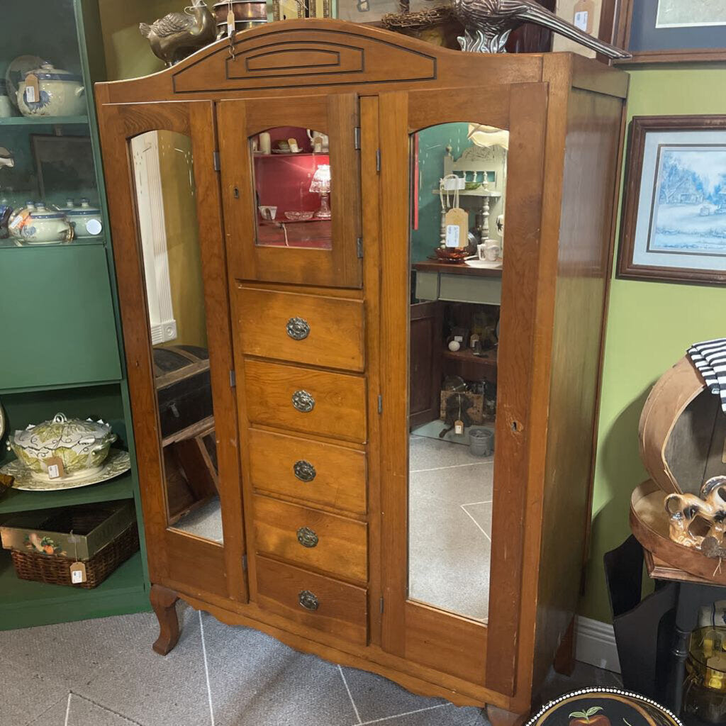 Oak wardrobe 1890-1920