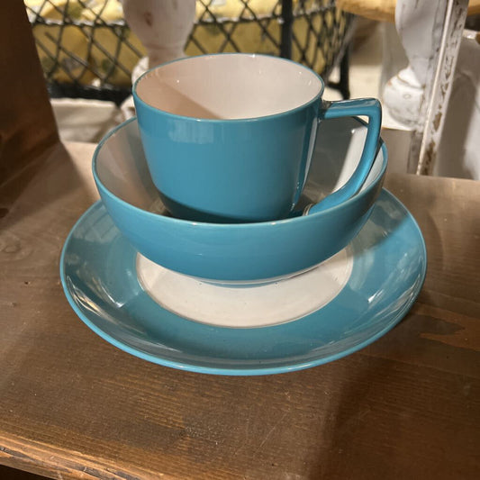 J11 plate, bowl & cup set