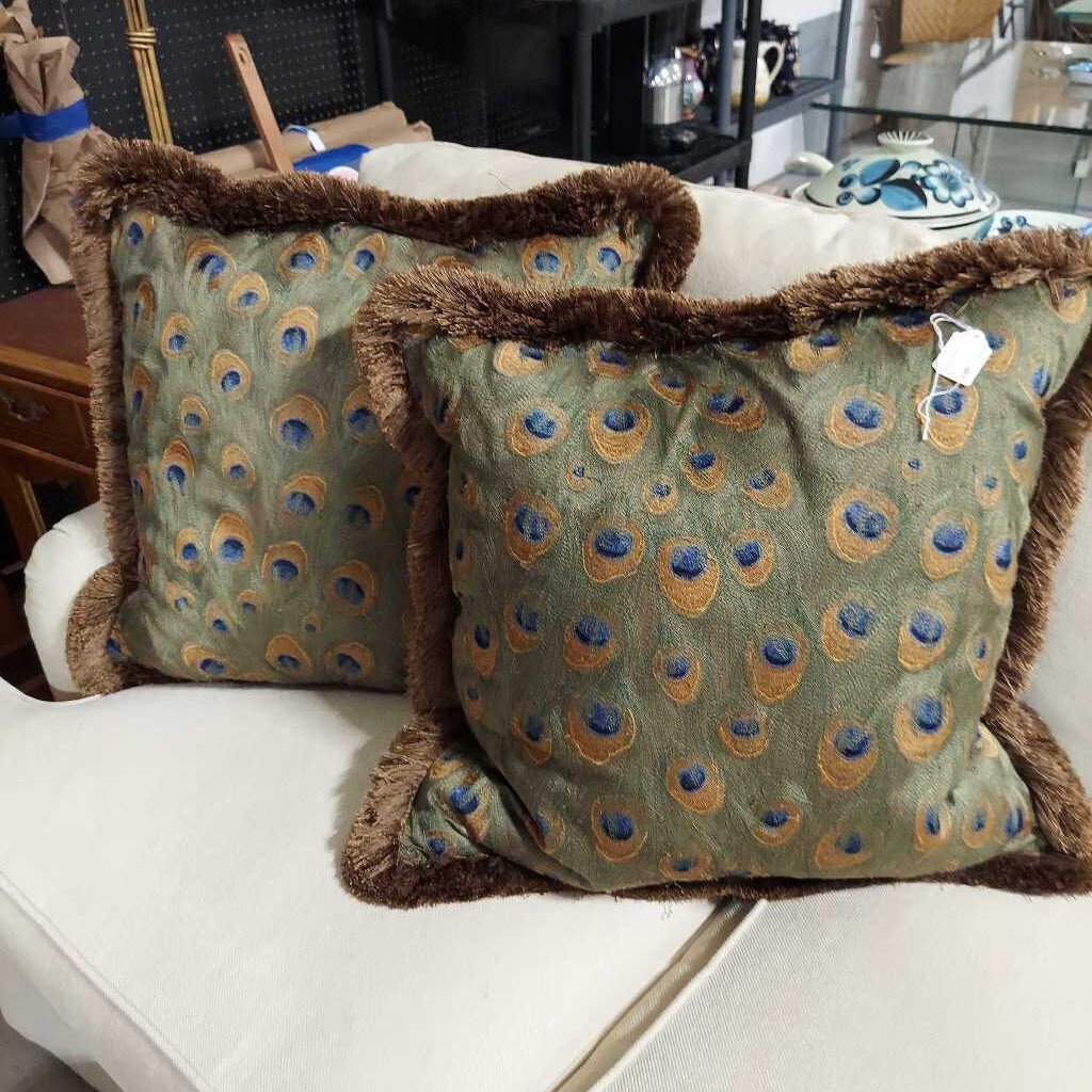 Pillows (set of 2)