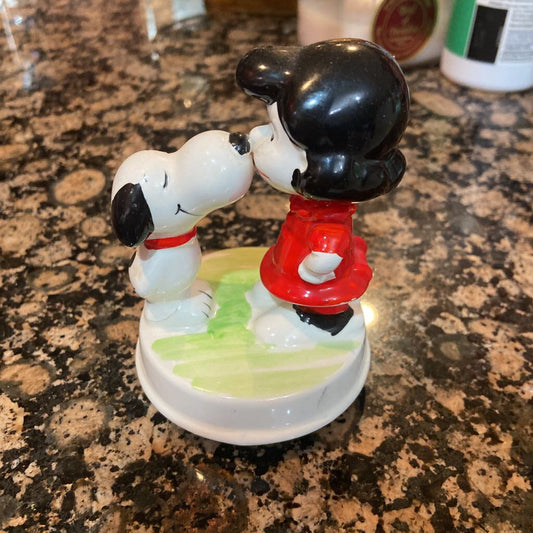 Peanuts Snoopy w/ Lucy Music Box Collectible Repaired