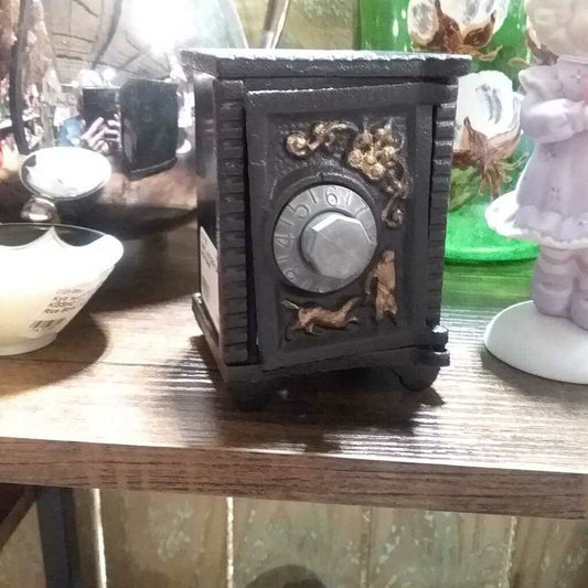 SAFE, ANTIQUE CAST IRON BANK