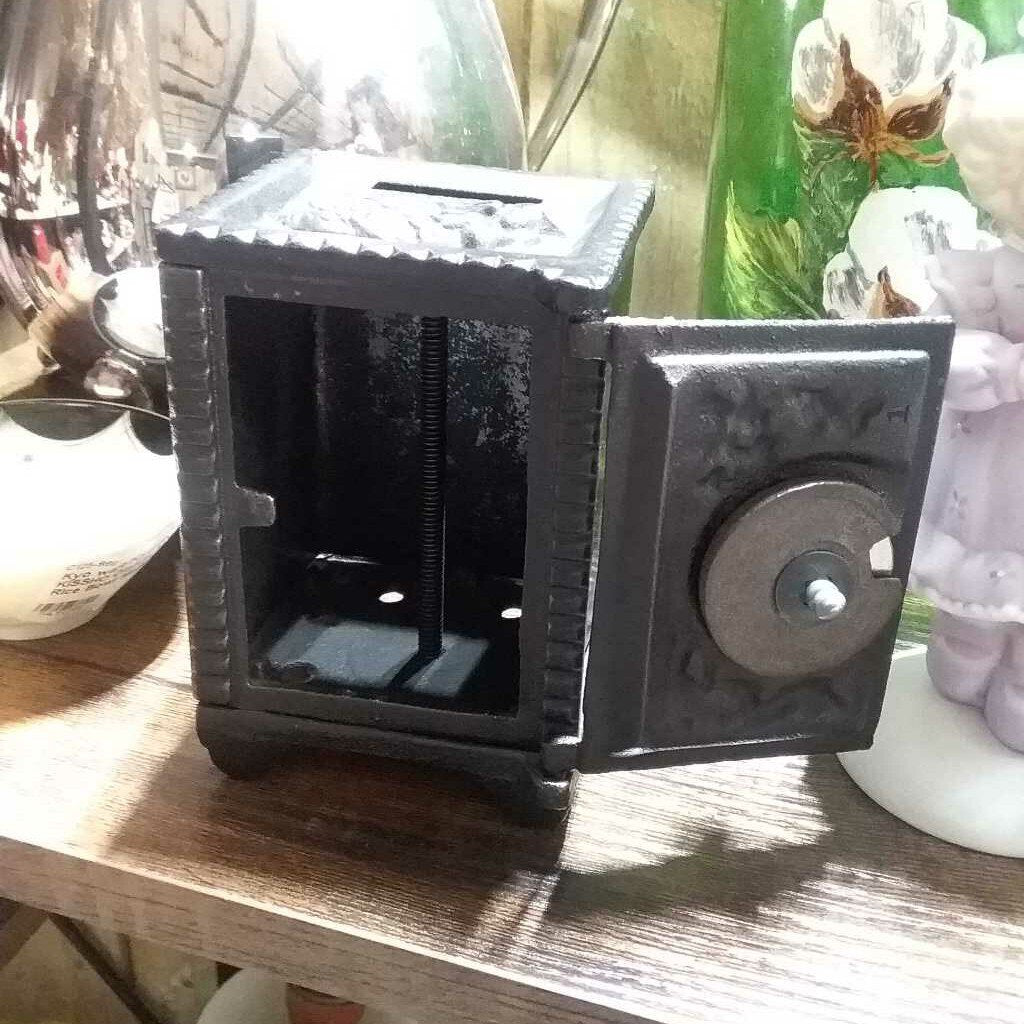 SAFE, ANTIQUE CAST IRON BANK